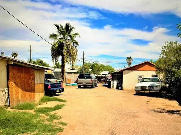 6609 N 54th Dr, Glendale, AZ 85301