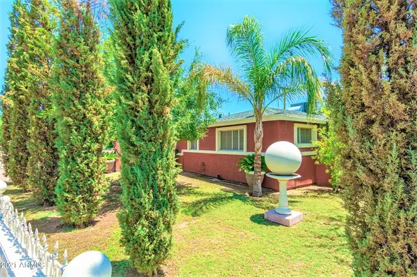 3701 E Sheridan St, Phoenix, AZ 85008