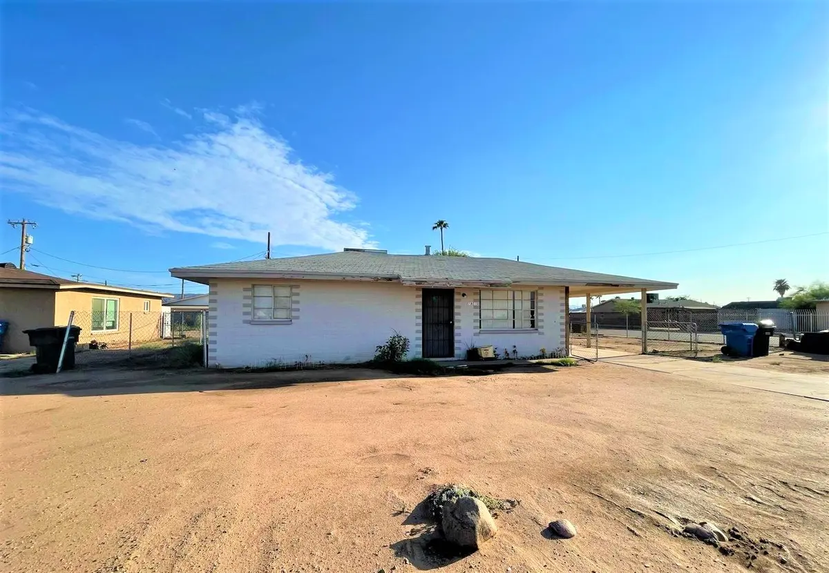 1901 E Encinas Ln, Phoenix, AZ 85040