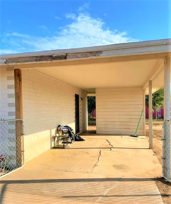 1901 E Encinas Ln, Phoenix, AZ 85040