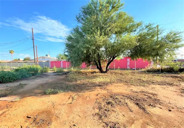 1901 E Encinas Ln, Phoenix, AZ 85040