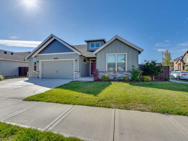 16803 NE 30th St, Vancouver, WA 98682