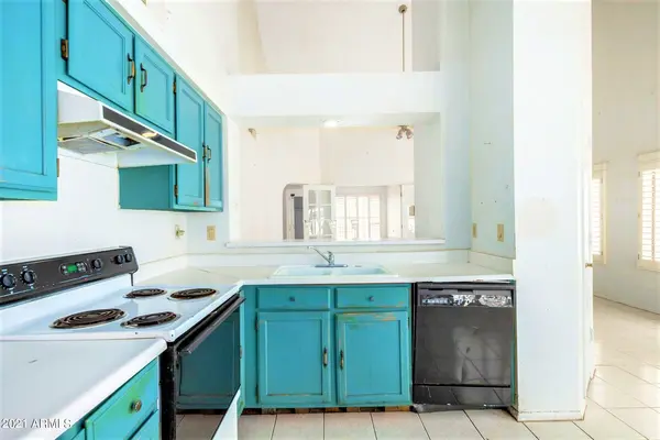 2109 W Rose Garden Ln, Phoenix, AZ 85027