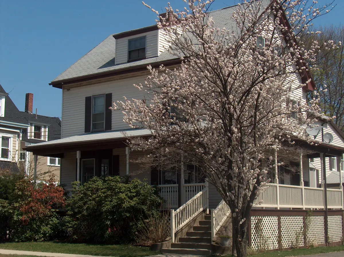 12 Grant St, Natick, MA 01760