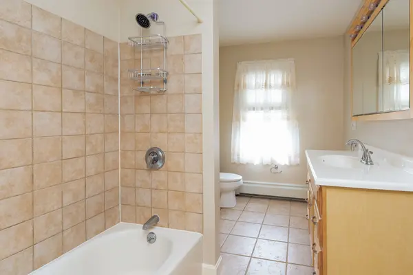 12 Grant St, Natick, MA 01760