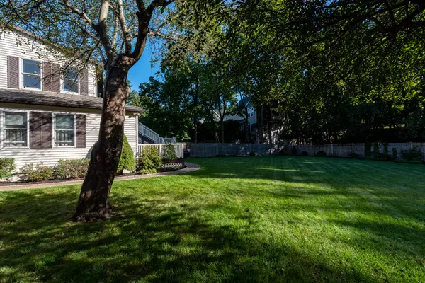 12 Grant St, Natick, MA 01760