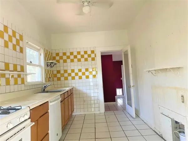 2520 N Mitchell St, Phoenix, AZ 85006