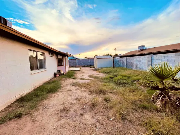 8808 W Cinnabar Ave, Peoria, AZ 85345
