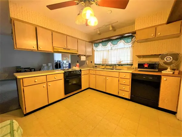 3811 W Cheryl Dr, Phoenix, AZ 85051