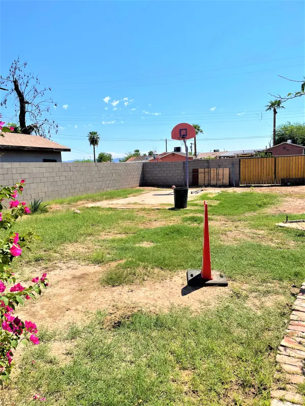 3129 W Pierce St, Phoenix, AZ 85009