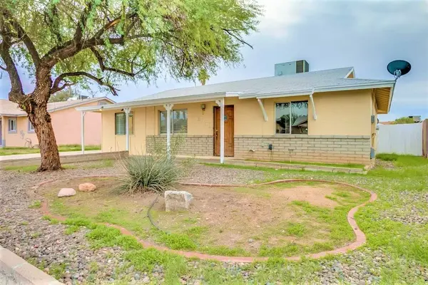6959 W Solano Dr S, Glendale, AZ 85303