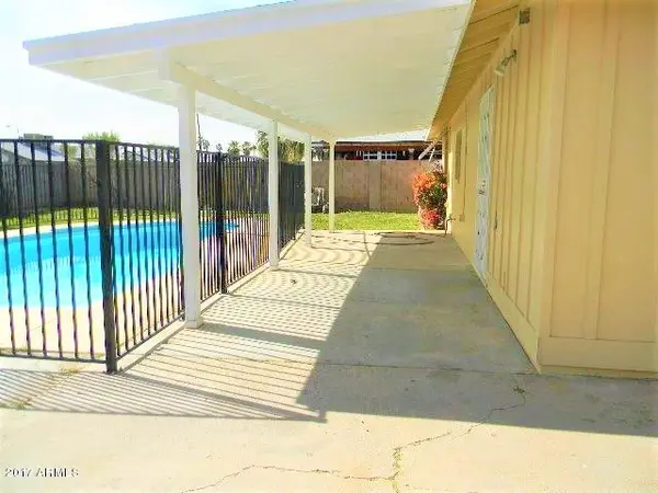 6959 W Solano Dr S, Glendale, AZ 85303