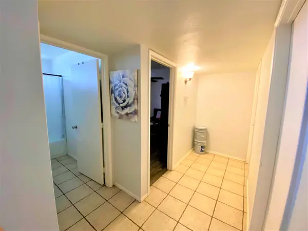 7001 N 76th Dr, Glendale, AZ 85303
