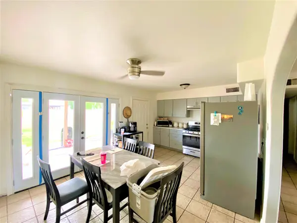 7001 N 76th Dr, Glendale, AZ 85303