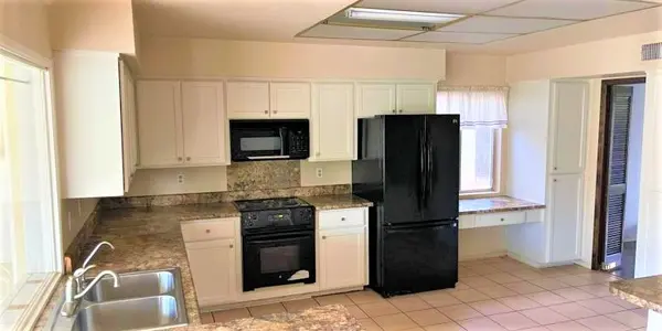 4556 W El Caminito Dr, Glendale, AZ 85302