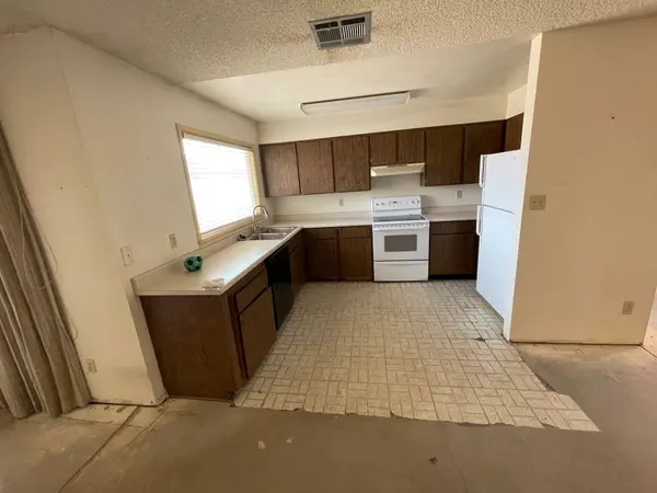 5614 W Michelle Dr, Glendale, AZ 85308