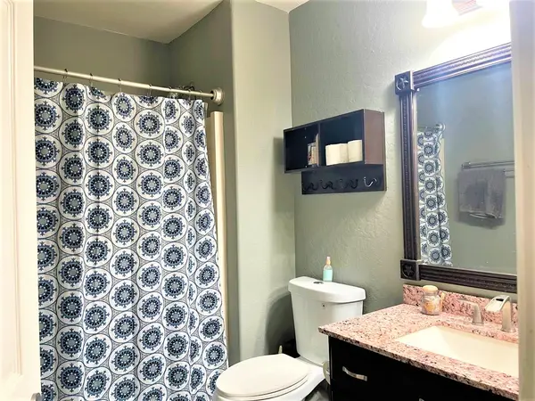 877 S Honeysuckle Ln, Gilbert, AZ 85296