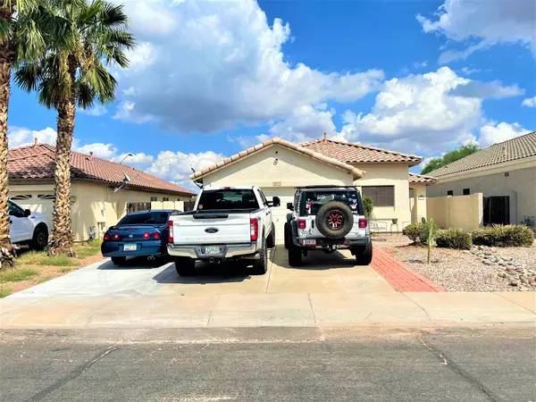 877 S Honeysuckle Ln, Gilbert, AZ 85296