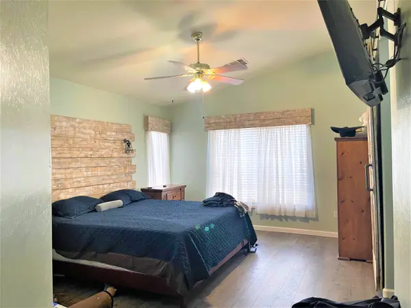 877 S Honeysuckle Ln, Gilbert, AZ 85296