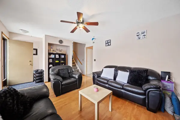 6701 29 Ave NE, Calgary, AB T1Y 3Y4