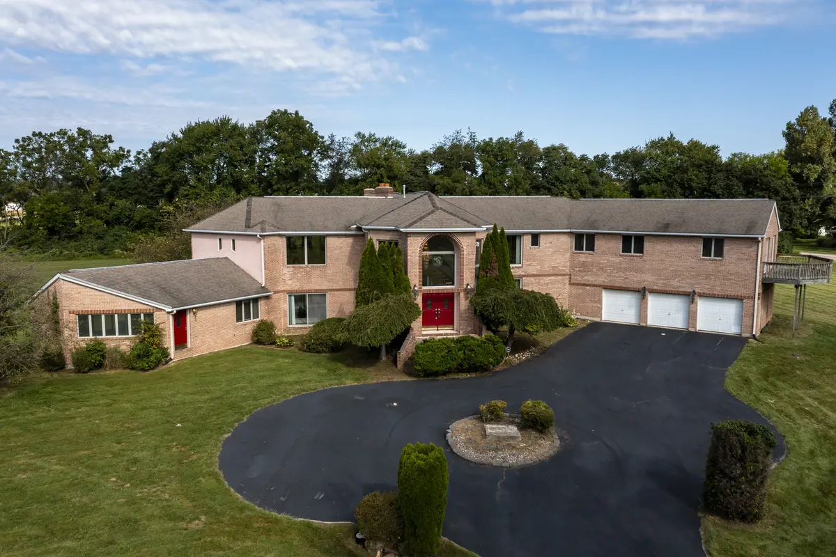 317 Nottingham Dr, Spring City, PA 19475