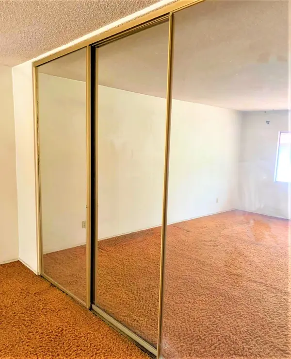 5617 S Clambake Bay Ct #E, Tempe, AZ 85283