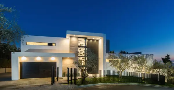 9945 Beverly Grove Dr, Beverly Hills, CA 90210