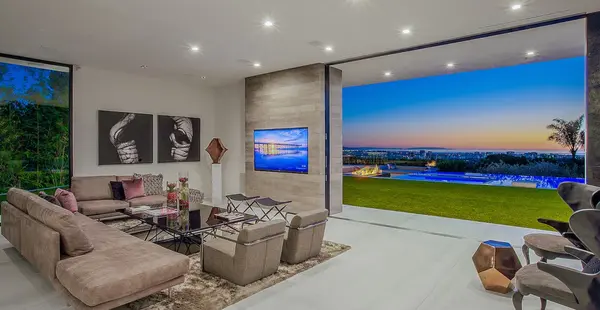 9945 Beverly Grove Dr, Beverly Hills, CA 90210