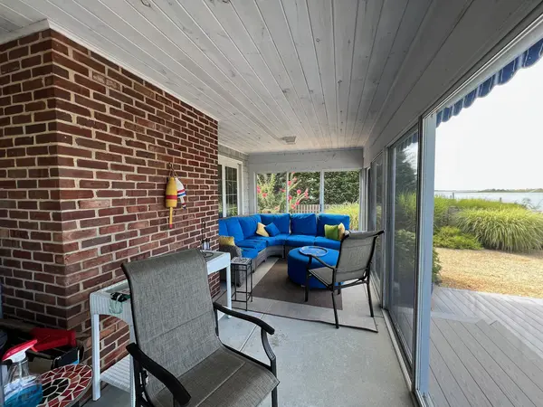 980 Barnegat Ln, Mantoloking, NJ 08738