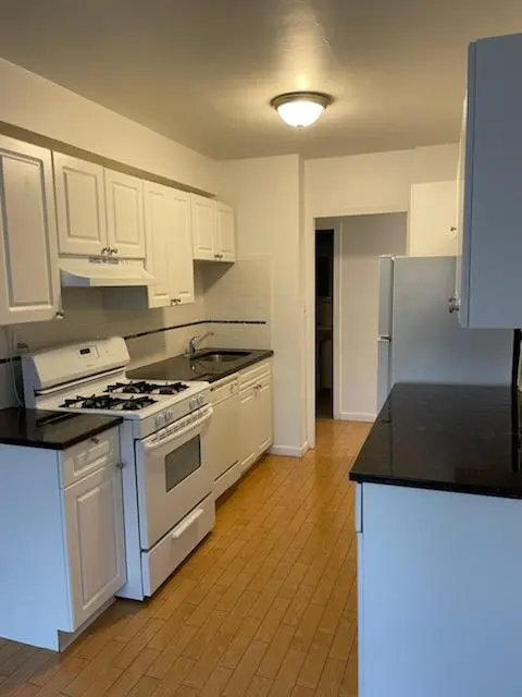 47 Davis Ave #3J, White Plains, NY 10605
