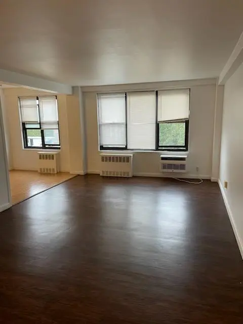 47 Davis Ave #3J, White Plains, NY 10605
