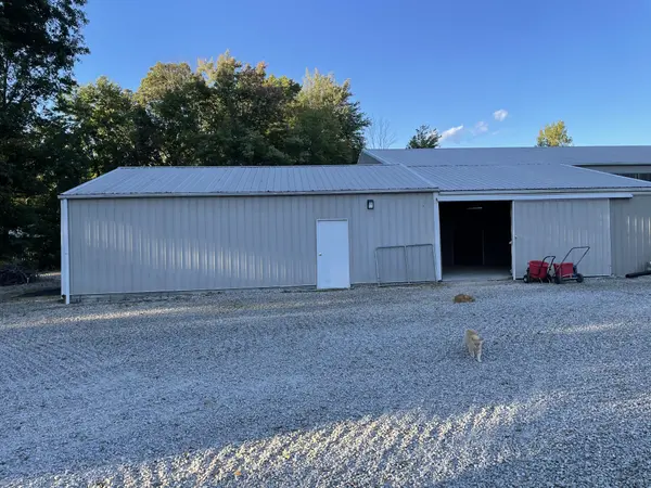 960 W Hancock Rd, Scottsburg, IN 47170