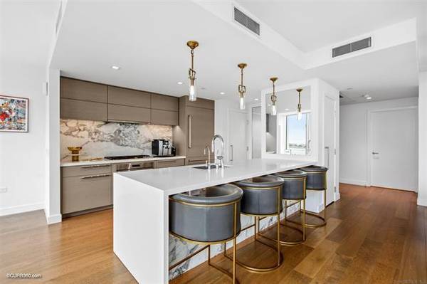 888 W E St #1204, San Diego, CA 92101