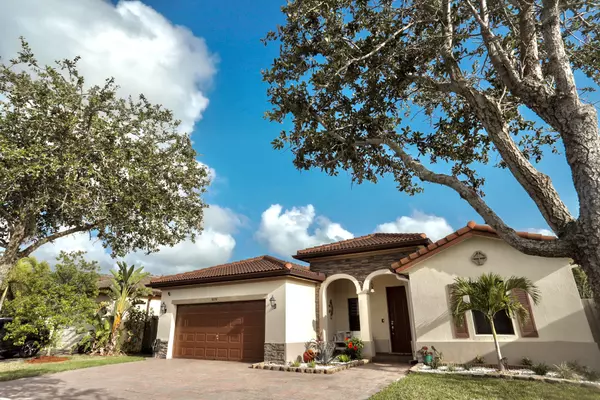 3676 SE 2nd Ct, Homestead, FL 33033