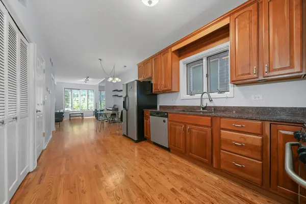 1333 N Bosworth Ave #1, Chicago, IL 60642