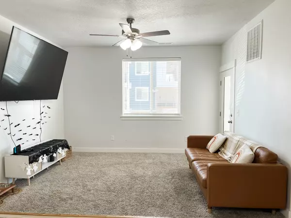 Vineyard, UT 84059,768 N 260 W