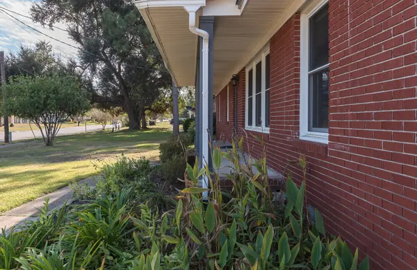 5595 Leesway Blvd, Pensacola, FL 32504