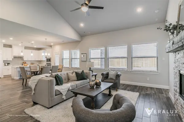 105 Rosemary Dr, Azle, TX 76020