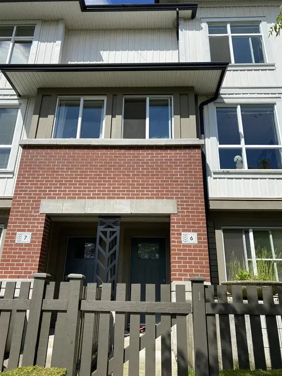 8355 164 St #06, Surrey, BC V4N 1E3
