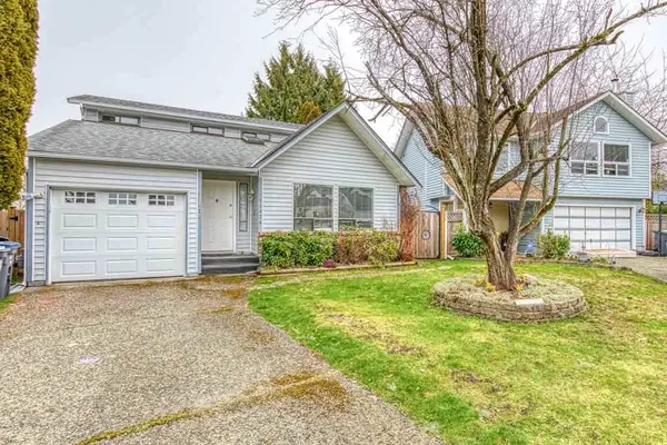 15474 90 Ave, Surrey, BC V3R 9J4