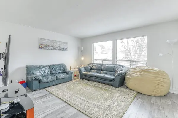 15474 90 Ave, Surrey, BC V3R 9J4