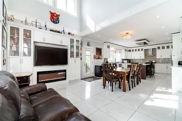 15936 92A Avenue, Surrey Bc V4n 3a9,