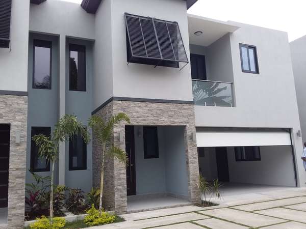 9 Hialeah Drive, Meadowbrook,