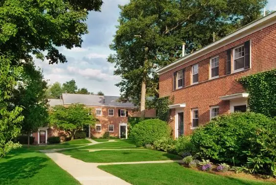 259 Independence Dr, Chestnut Hill, MA 02467