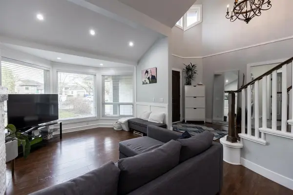 8452 166 St, Surrey, BC V4N 3H1
