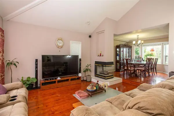 16665 83 Ave, Surrey, BC V4N 3H4