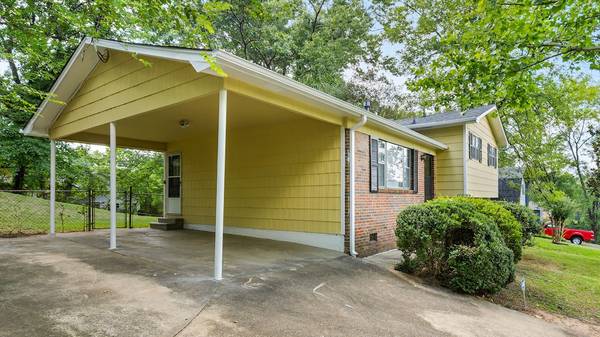 433 15th Ln NW, Center Point, AL 35215