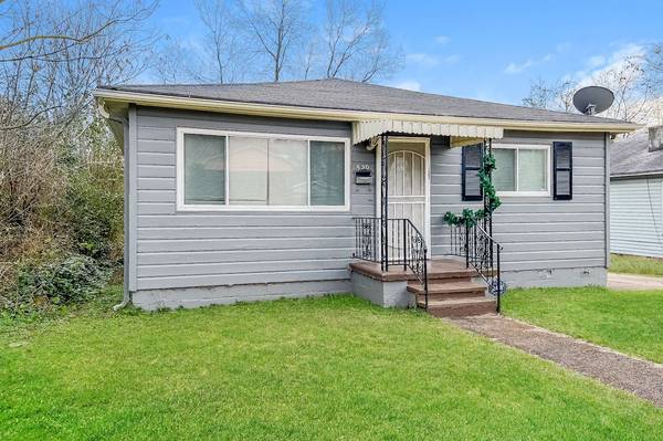529 52nd St, Fairfield, AL 35064