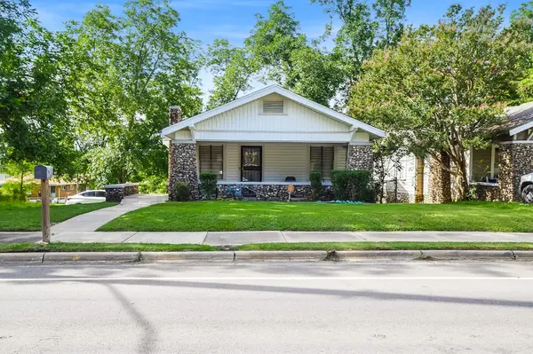 446 Valley Rd, Fairfield, AL 35064