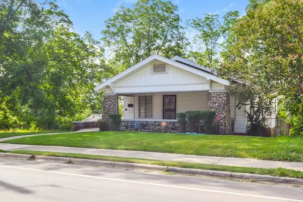 446 Valley Rd, Fairfield, AL 35064